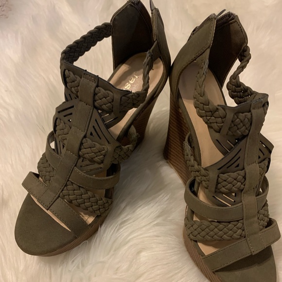 Wedges - Picture 2 of 3